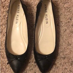 Anne Klein black flats with bow $12, retails for $80 size 8.5 , new